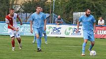 Fotbalisté Lednice (v modrém) podlehli Moravské Slavii Brno 1:2.