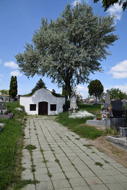 Bulharský hřbitov s márnicí
