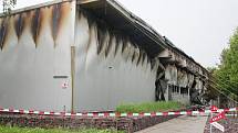 Ocelovou halu Nového Vinařství v Drnholci na Břeclavsku zachvátil v noci na sobotu dvaadvacátého května požár.