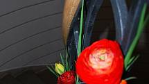 Květinové vazby zaplnily na Velikonoce Rybniční zámeček v Lednici. 