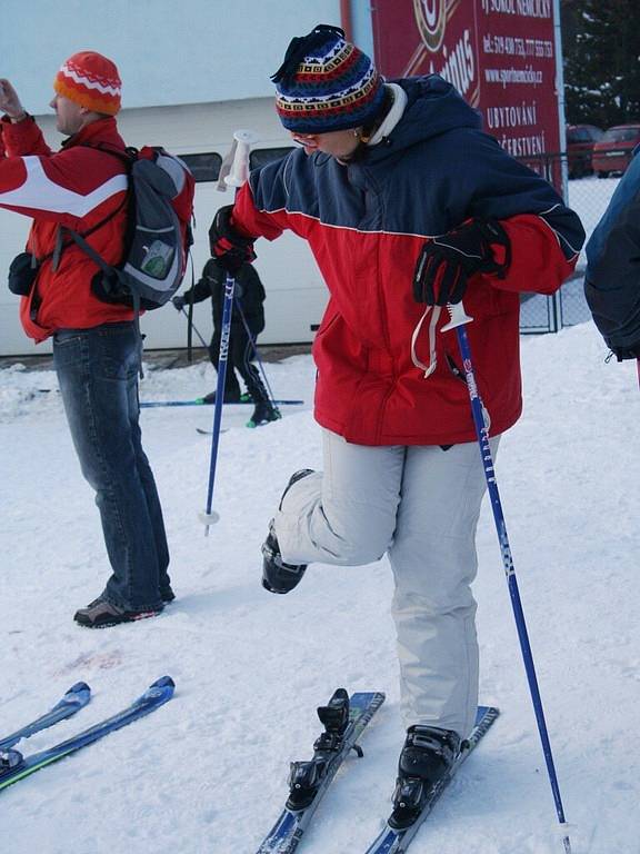 Sněhové radovánky ve ski areálu v Němčičkách.