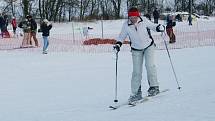 Sněhové radovánky ve ski areálu v Němčičkách.