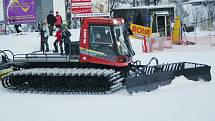 Sněhové radovánky ve ski areálu v Němčičkách.