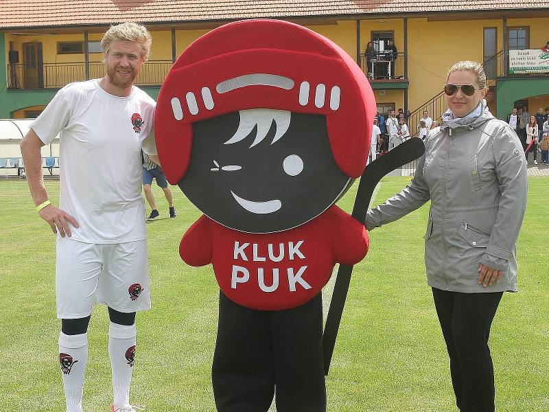 Hokejový útočník Jakub Voráček (na snímku) pořádal v Mikulově 3. ročník charitativní akce Hokejky pro Kluka Puka.