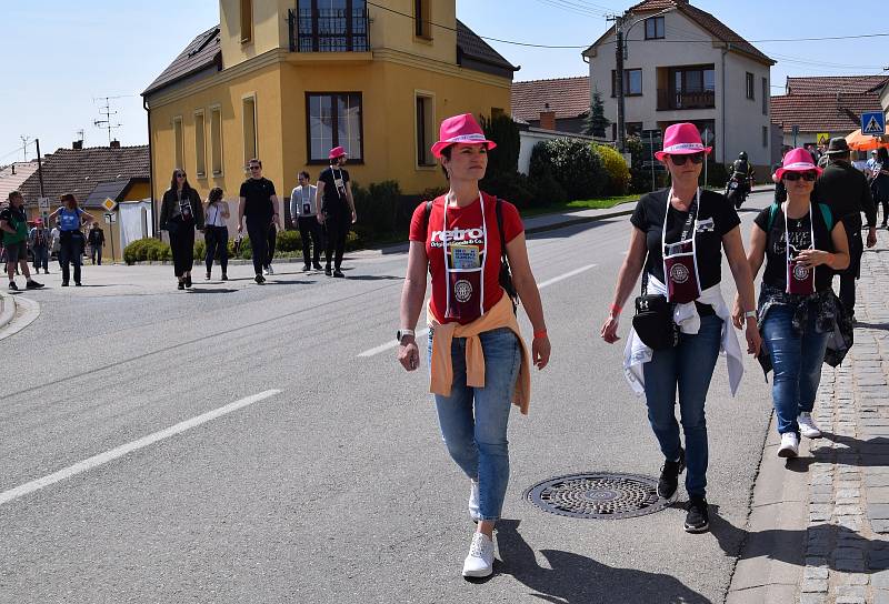 Rakvičtí vinaři v sobotu otevřeli svoje sklepy milovníkům vína.