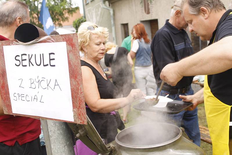 V Týnci vařily guláše mužácké soubory.