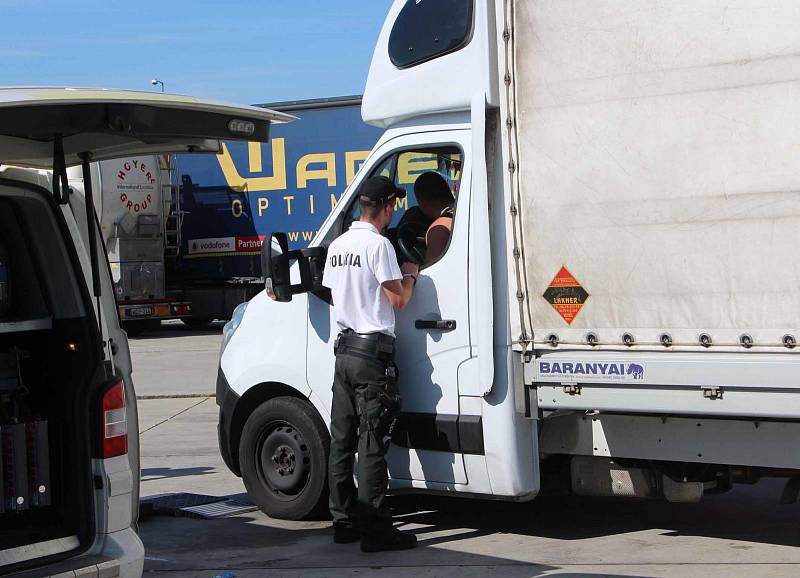 Slovenští a čeští policisté se při kontrolách zaměřili na kamiony.