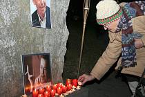 Břeclavané přišli uctít zesnulého exprezidenta Václava Havla.
