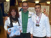 Hned dvě medaile získal Martin Pekárek z mikulovského gymnázia, střední odborné školy a učiliště na mezinárodní gastronomické soutěži Gastro Hradec 2012. 
