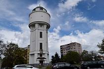 Vodárenskou věž v centru Břeclavi čeká proměna do prvorepublikového vzhledu.
