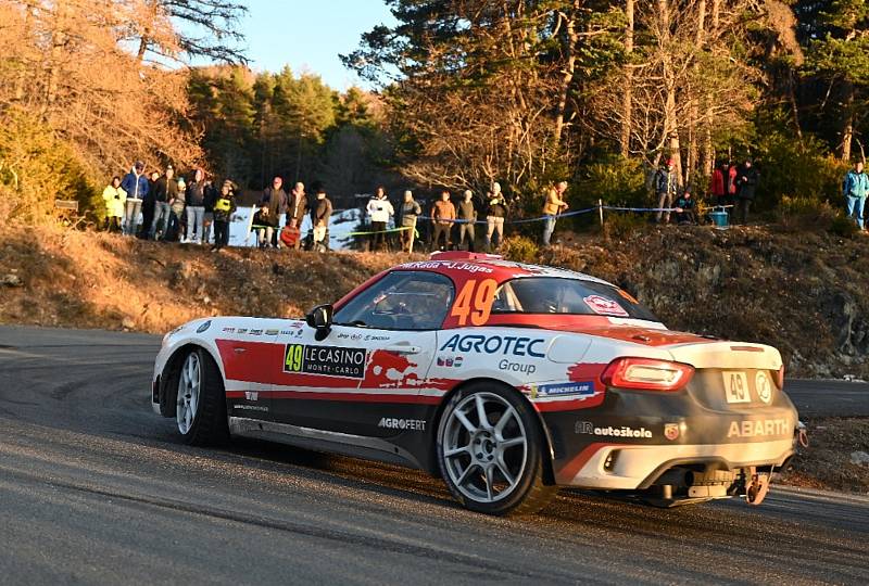 Česká posádka Martin Rada a Jaroslav Jugas bojují na 90. ročníku Rallye Monte Carlo.
