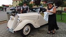 Pálavský Oldtimer přilákal na Břeclavsko desítky elegantních veteránů