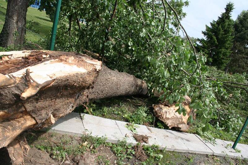 škody po bouřce v Břeclav