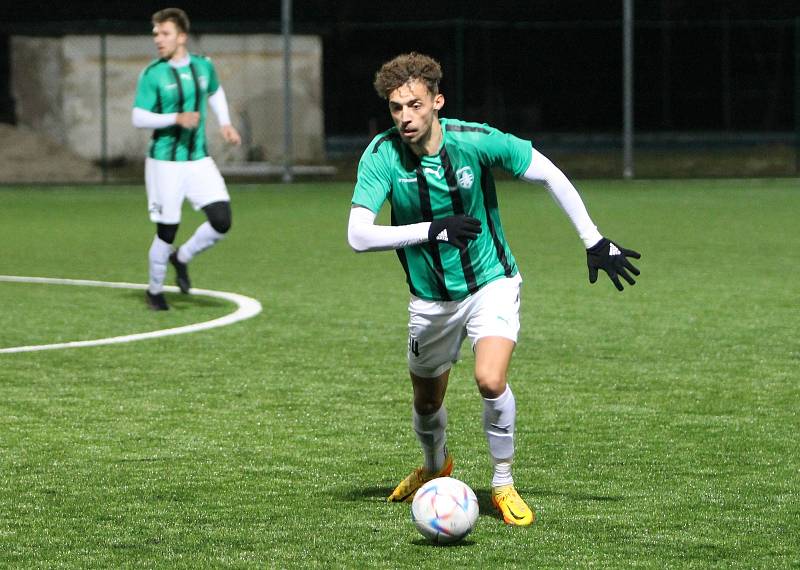 Fotbalisté Lanžhota (v červeném) podlehli 0:3 Skalici.