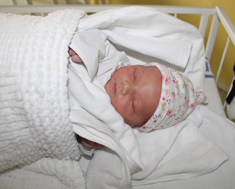 Alžbeta Žampachová, 14.2. 2018, 23.14, 53 cm, 3630 g, Gajary