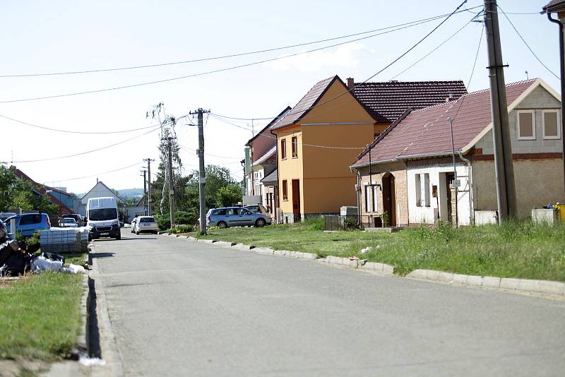 Tornádo srovnání po roce, následky v obci Mikulčice