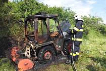 V pondělí odpoledne zasahovali hasiči u požáru malotraktoru.