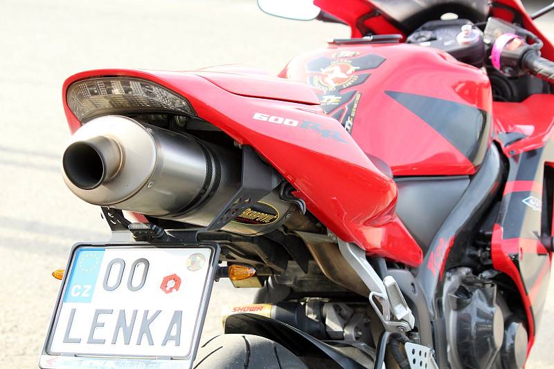 Pasohlávecký autokemp Merkur obsadili od čtvrtka do neděle motorkáři. Konal se tam odložený Euro Bike Fest.