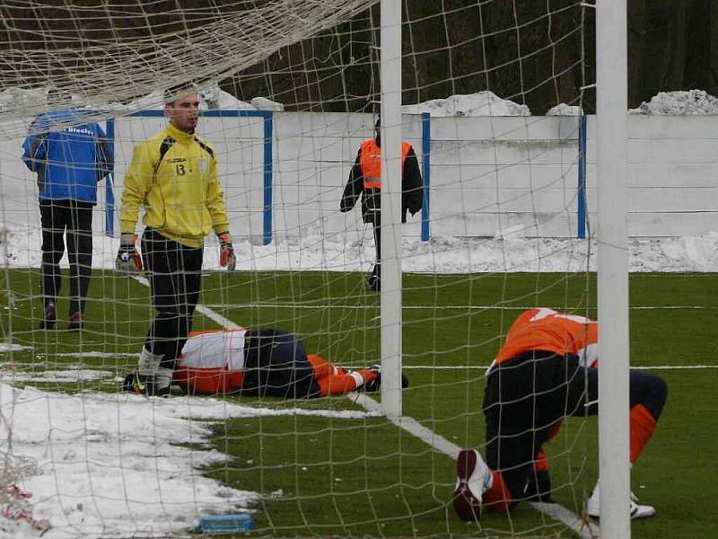 Příprava: MSK Břeclav  vs Bernolákovo (v oranžovém)