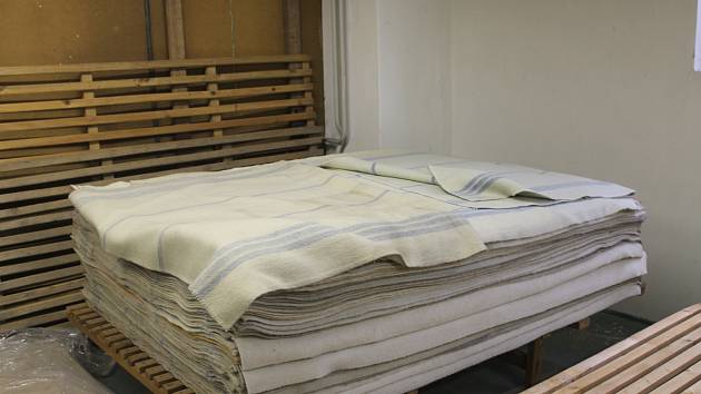 Břeclavský deník | Nemocnice darovala organizaci deky i obvazy. Pro  uprchlíky | fotogalerie