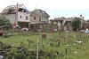 Velkomeziříčští zaplatili střechu na dům poničený tornádem v Mikulčicích