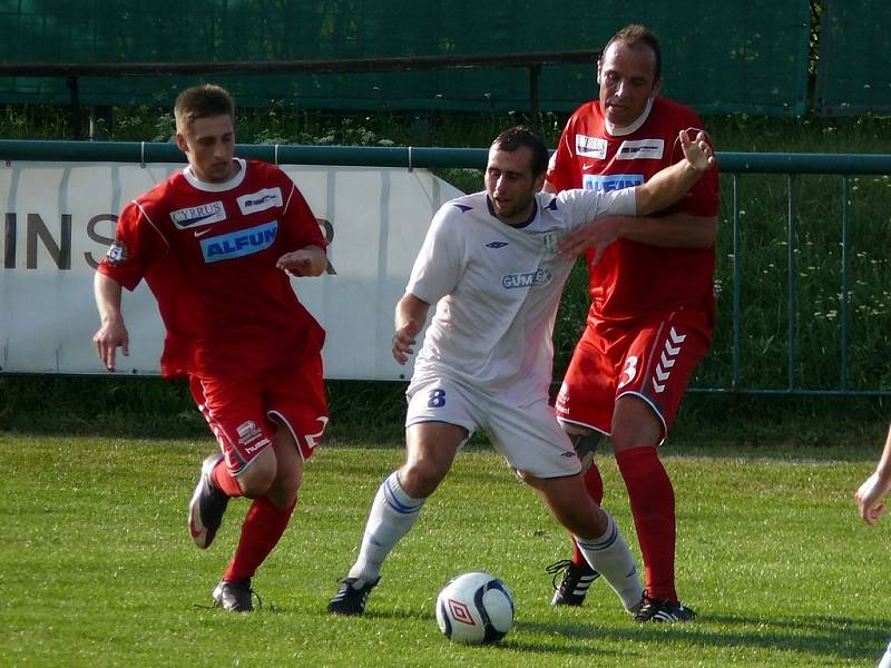 Břeclavští fotbalisté v přípravě rozdrtili Vyškov 10:2.