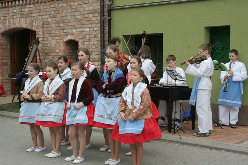 Festival otevřených sklepů se vrátil na Podluží.