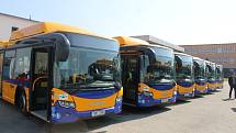 Současné autobusy dopravce Bors. Břeclavané se už brzy jako první v republice svezou novým superbusem.