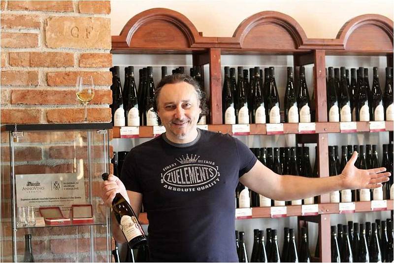 Zpěvák Marian Vojtko je kmotrem vinařství Annovino Lednice.