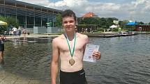 Lukáš Drobilič je nadějným plavcem, daří se mu v atletice a úspěšně vyzkoušel i triatlon.