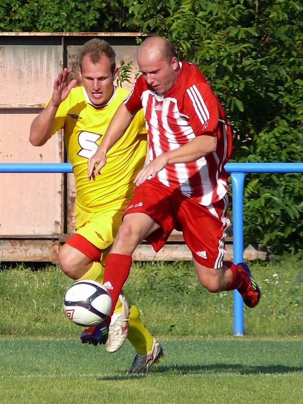 Velké Pavlovice (v červeném) na úvod přípravy zdolaly Vojkovice.