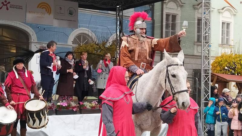 Svatomartinský průvod zahájil slavnost mladých vín v Mikulově.