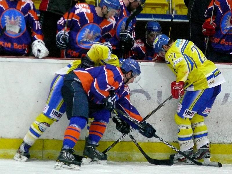 Destrukci břeclavského týmu dokonal únikem ve vlastním oslabení svou čtvrtou brankou Špok a v 56. minutě uzavřel skóre na konečných 1:6 Jurásek.