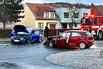 Sobotní nehoda dvou aut v Brněnské ulici v Hustopečích.
