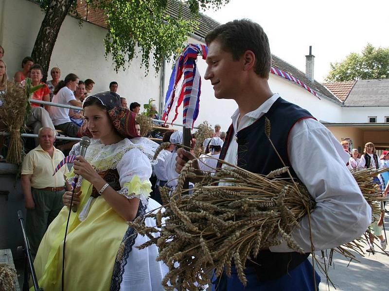 Dožínkové slavnosti se nesly v Němčičkách v duchu lidových tradic.