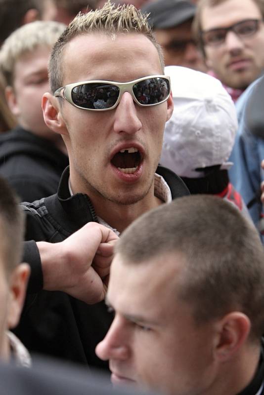Protestní pochod Břeclaví za zraněného chlapce.