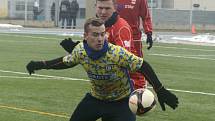 Fotbalisté MSK Břeclav (ve žlutomodrém) podlehli v přípravném utkání brněnskému Startu 1:3.