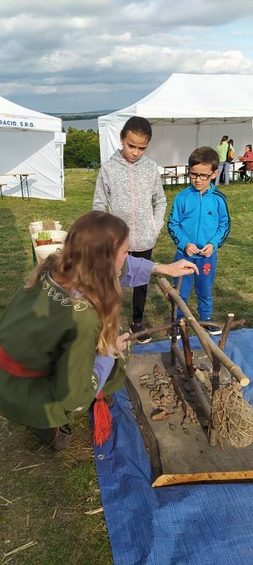 Atraktivní expozice Archeoparku Pavlov nabízí díky moderním audiovizuálním technologiím možnost putovat do pravěku všem generacím návštěvníků.