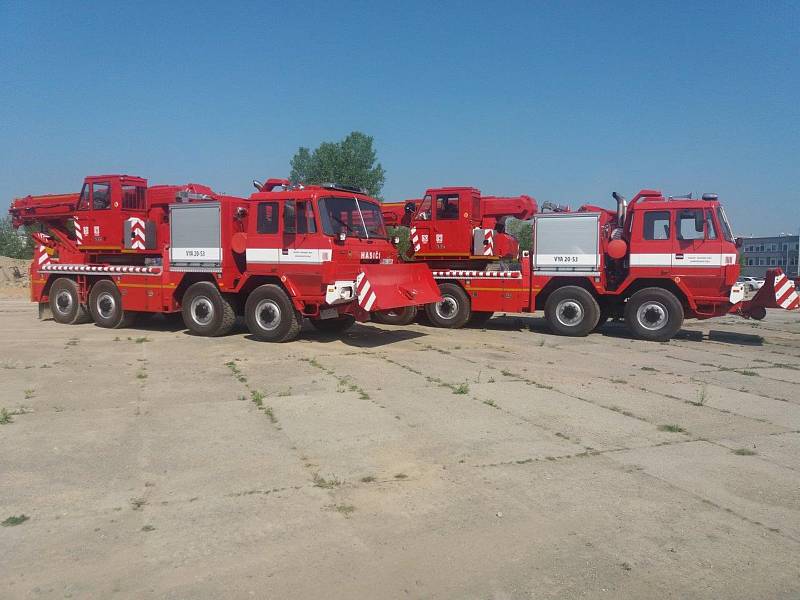Po kompletní rekonstrukci původně armádních vozidel mají břeclavští hasiči nově k dispozici vyprošťovací automobil.