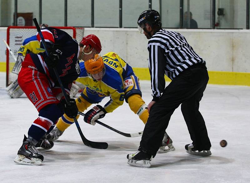 První zápas v novém roce břeclavští hokejisté zvládli jen výsledkově. Karvinou porazili po matném výkonu 4:2.