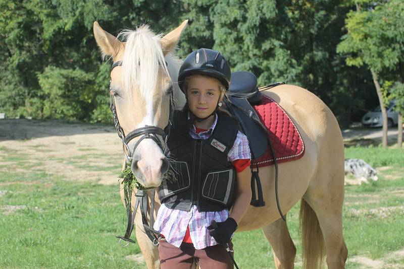 Na nové ekofarmě Holý vrch za Kurdějovem pořádali westernové závody.