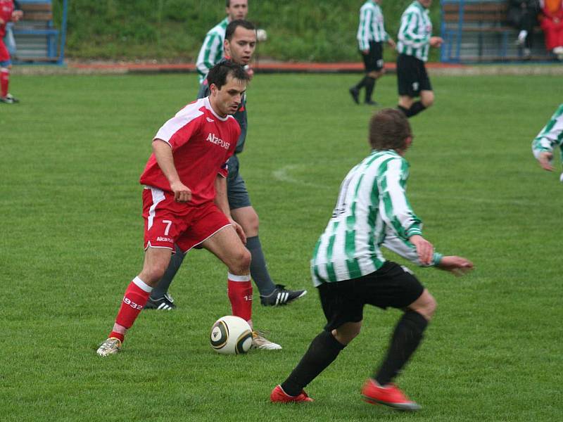 I.B, sk. C: Hlohovec (v pruhovaném) vs Rakvice