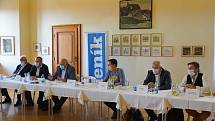 Předvolební debata Deníku na jižní Moravě. Lídři a zástupci stran a hnutí kandidujících do krajského zastupitelstva se setkali na zámku v Mikulově, 24. září 2020.