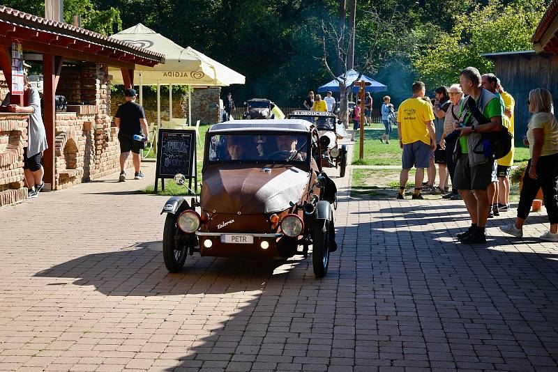 Do Břeclavi na Hájenku se sjeli milovníci velorexů.