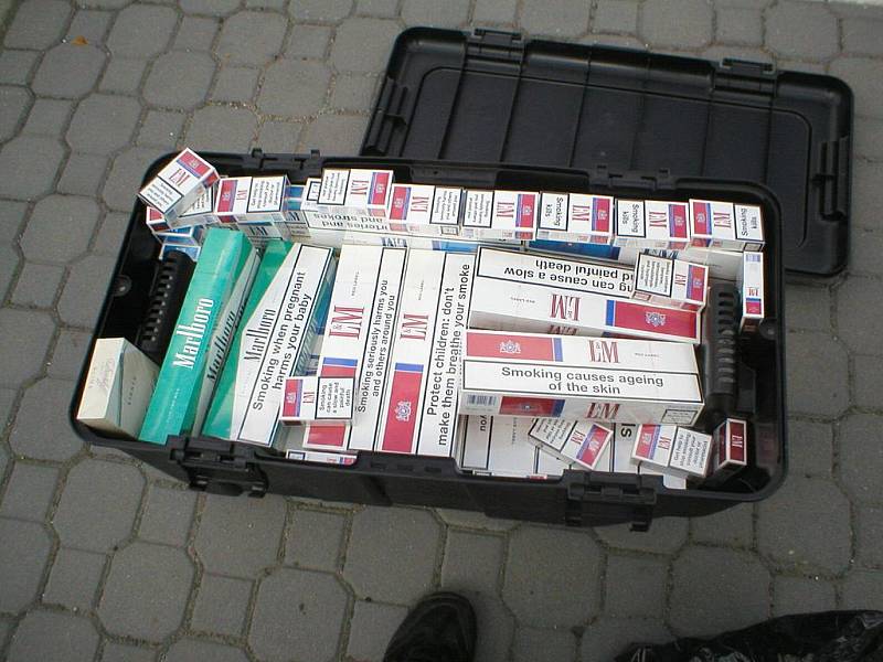 Hlídka Celního ředitelství Brno zabavila cigarety v hodnotě téměř osmdesát tisíc korun.