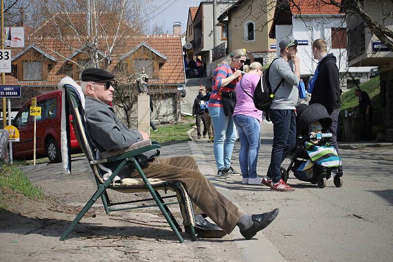 Ze sklepa do sklepa 2018. Ve Velkých Bílovicích podle pořadatelů putovalo za vínem téměř šest tisíc platících návštěvníků.