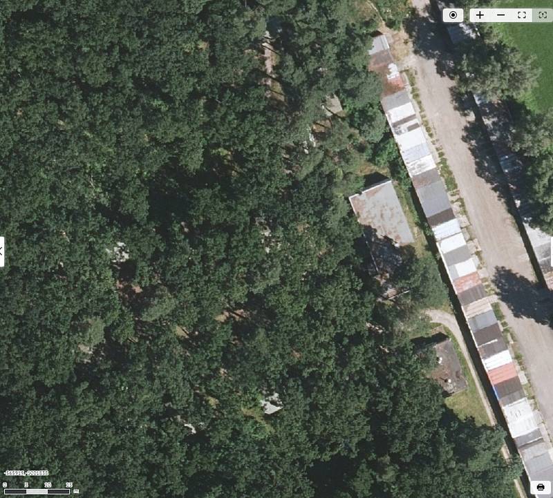 Letecké snímky zachycující pohled na obce zasažené tornádem. A to v roce 2018 před katastrofou, krátce po ní a na konci července. Na snímku hodonínský dětský tábor.