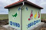Street artové malby nově zdobí třináct kioskových trafostanic v obcích na Břeclavsku a Hodonínsku, které v roce 2021 zasáhlo tornádo.