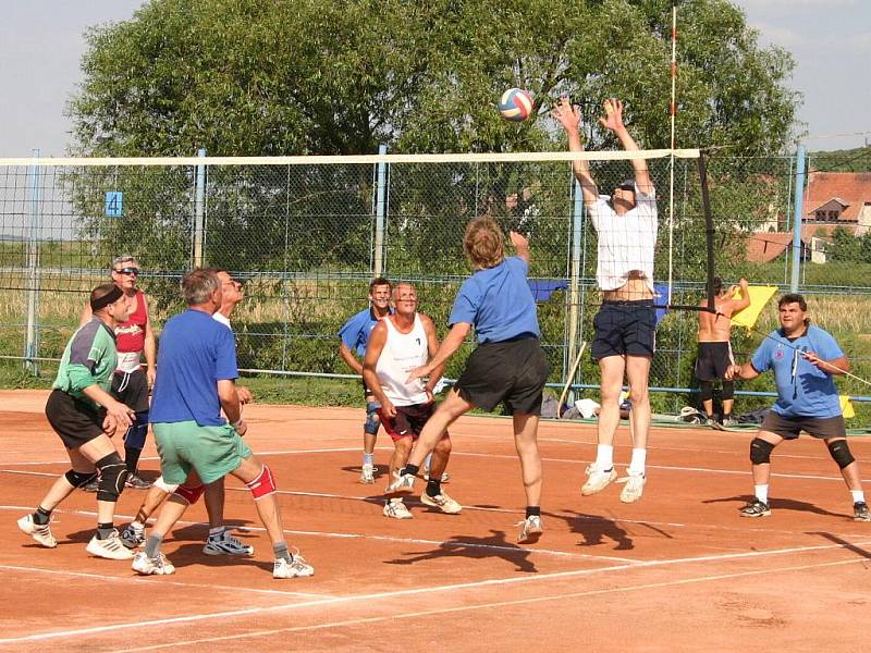 Další ročník tradičního volejbalového turnaje ovládl nejčastější vítěz – Tatran Poštorná.