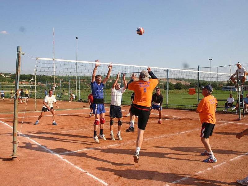 Další ročník tradičního volejbalového turnaje ovládl nejčastější vítěz – Tatran Poštorná.